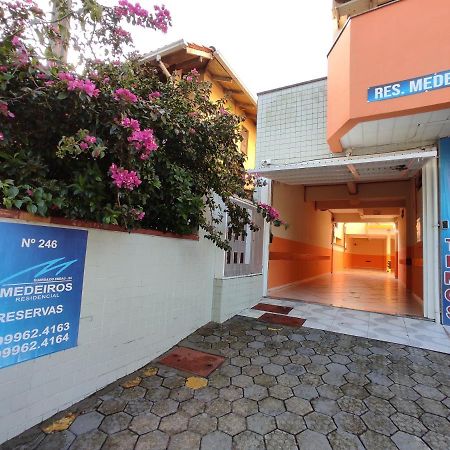 Residencial Medeiros Appartement Guarda do Embaú Buitenkant foto