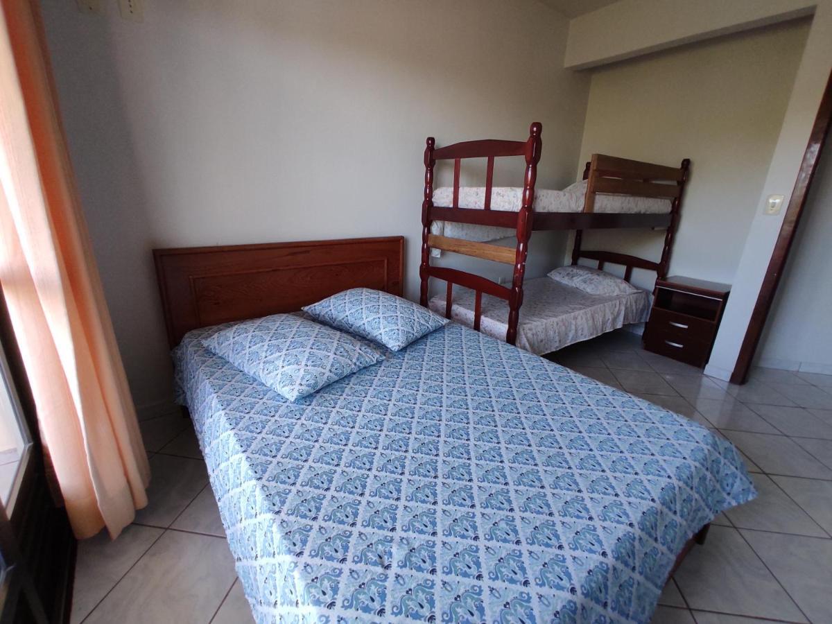 Residencial Medeiros Appartement Guarda do Embaú Kamer foto